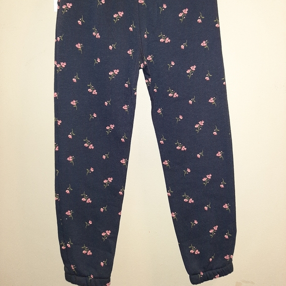 🆕️ Old Navy Floral Sweatpants W/Pockets Girls 5T - Picture 3 of 5
